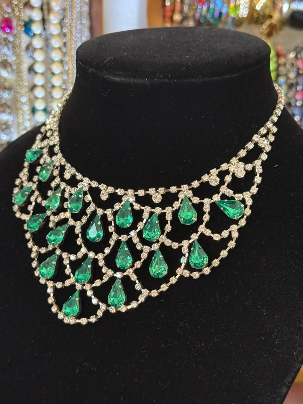 Striking collar-style Emerald-green teardrop stones with Rhinestones